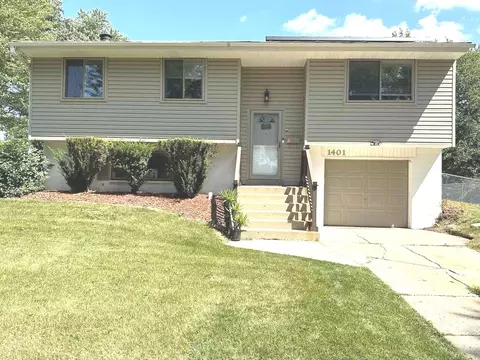 1401 Fairlane Dr, Schaumburg, IL 60193