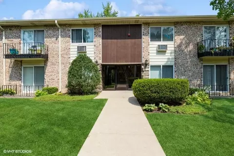 8996 Kennedy Dr #1A, Des Plaines, IL 60016