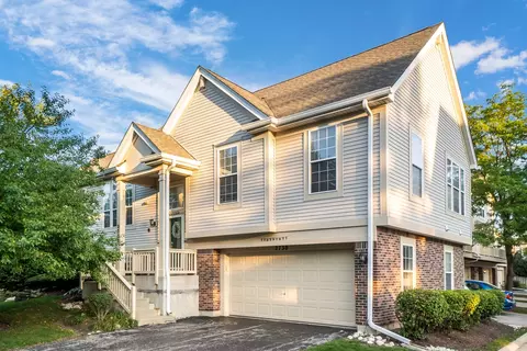 2730 N Greenwood Ave, Arlington Heights, IL 60004