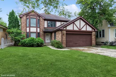 1424 Lahon St, Park Ridge, IL 60068