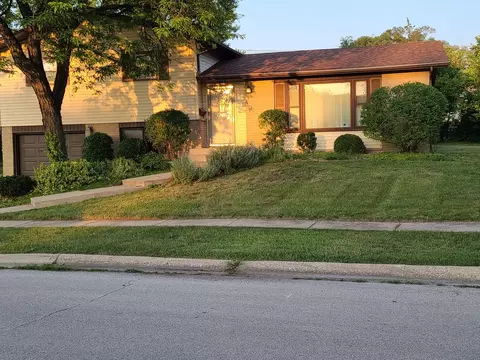 15445 Las Flores Ln, Oak Forest, IL 60452