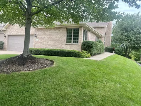 7 Long Cove Dr, Lemont, IL 60439