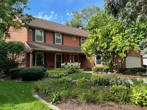 2367 Oak Hill Dr, Lisle, IL 60532