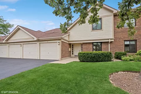 906 E Kings Row #1713-3, Palatine, IL 60074