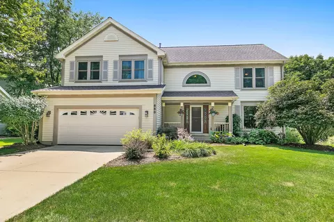 880 Stockbridge Pl, Elgin, IL 60120