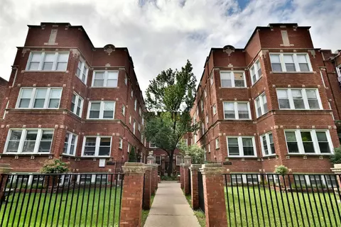 4448 N Beacon St #1W, Chicago, IL 60640