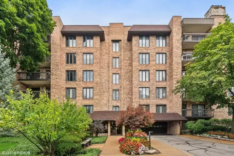 3810 Mission Hills Rd #408, Northbrook, IL 60062