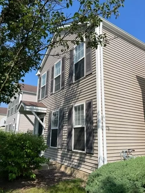 765 Serendipity Dr, Aurora, IL 60504 photo 2