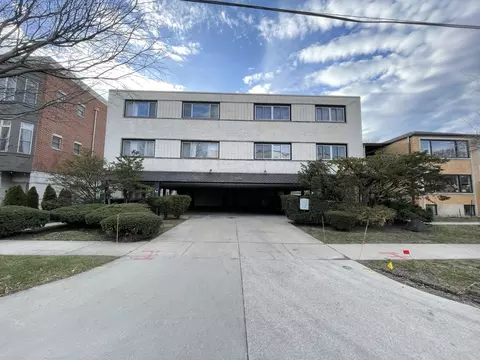 8040 Floral Ave #303, Skokie, IL 60077
