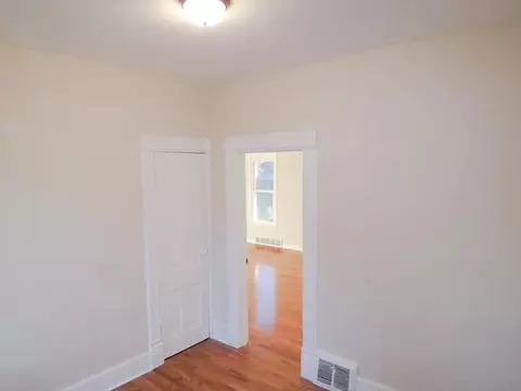 426 Watson St, Aurora, IL 60505 photo 4