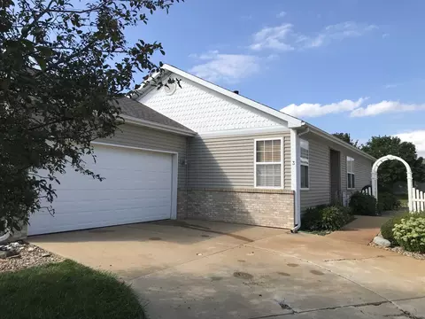 3 Astoria Way, Bloomington, IL 61704