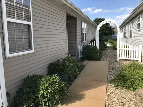 3 Astoria Way, Bloomington, IL 61704 photo 4
