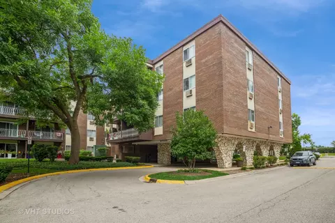 1331 S Finley Rd #209, Lombard, IL 60148