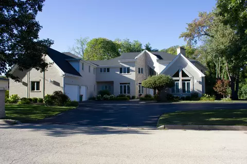 6 Abbey Rd, Lincolnshire, IL 60069