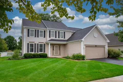 3079 Sawgrass Dr, Aurora, IL 60502
