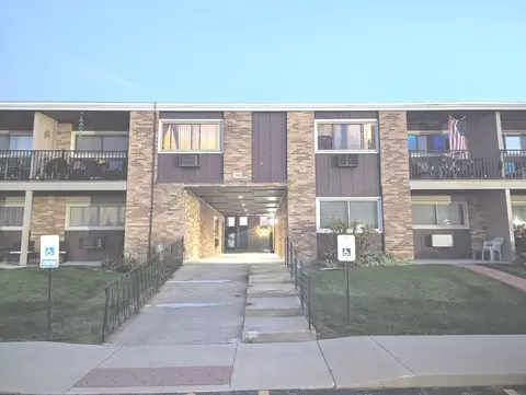 1320 Lore Ln #212, Lombard, IL 60148