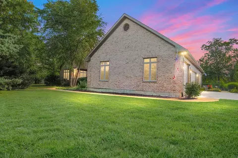 1 N845 Killarney Ct, Elburn, IL 60119