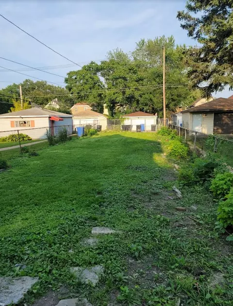 8847 S Wabash Ave, Chicago, IL 60619 photo 11