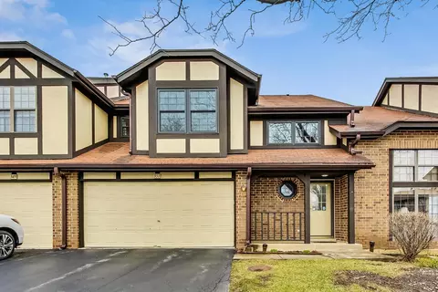 351 Country Ridge Ln, Bloomingdale, IL 60108