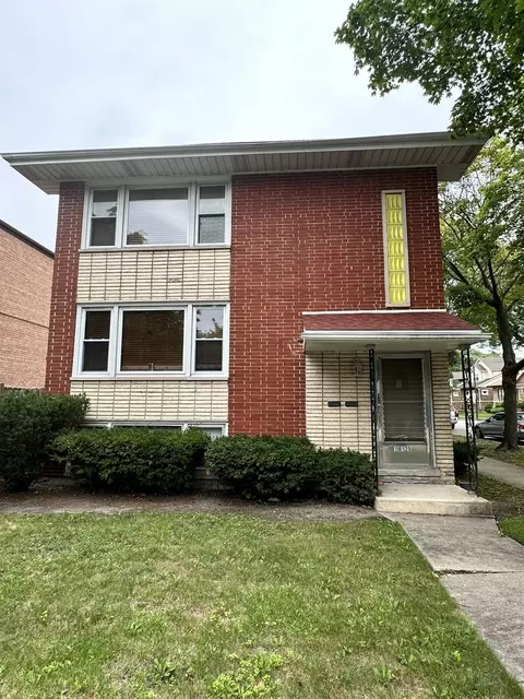 10125 S State St, Chicago, IL 60628