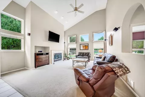 759 Ravinia Dr, Gurnee, IL 60031 photo 11