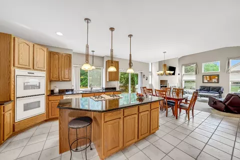 759 Ravinia Dr, Gurnee, IL 60031 photo 9