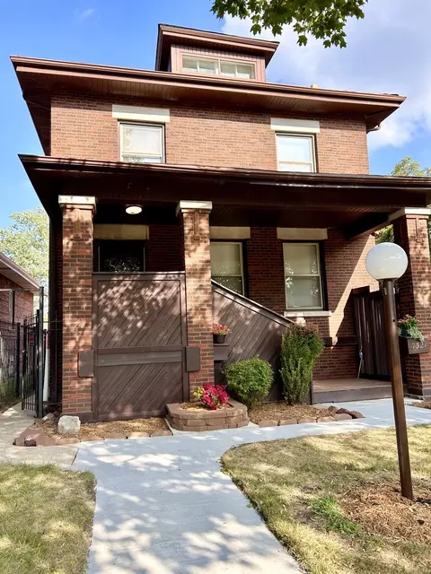 7321 S Clyde Ave, Chicago, IL 60649