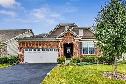10 Beverly Ln, Hawthorn Woods, IL 60047