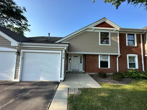 314 Silverwood Ct #A1, Schaumburg, IL 60193