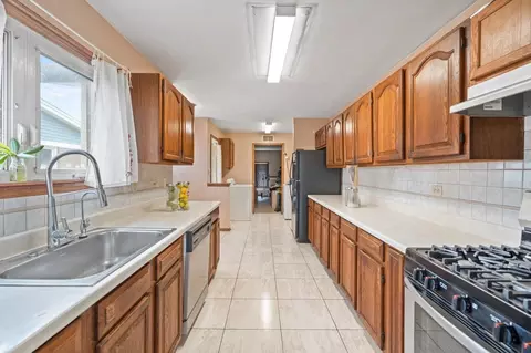 15217 Hamlin Ave, Midlothian, IL 60445 photo 8