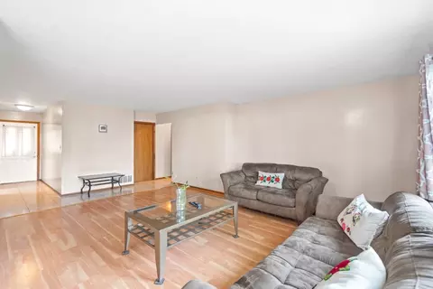 15217 Hamlin Ave, Midlothian, IL 60445 photo 5