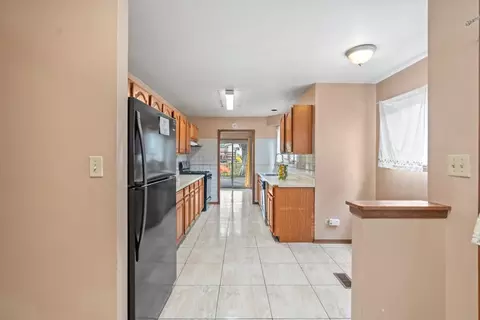 15217 Hamlin Ave, Midlothian, IL 60445 photo 9