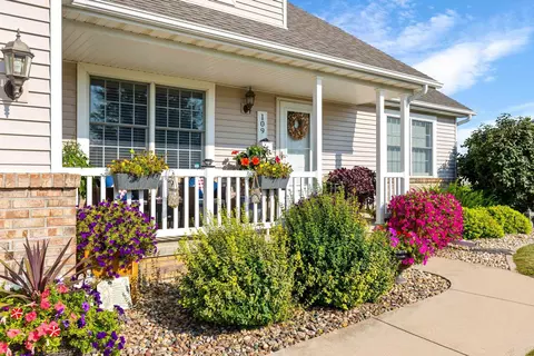 109 Mallard Dr, Downs, IL 61736 photo 2