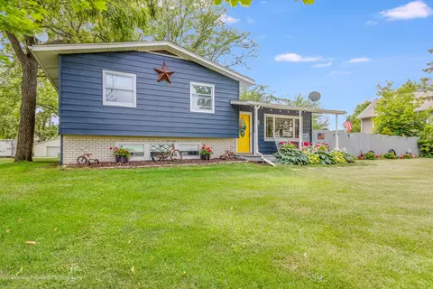 304 E State Route 71 Hwy, Newark, IL 60541