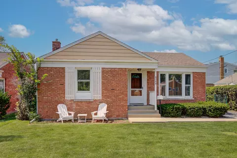 8248 N New England Ave, Niles, IL 60714