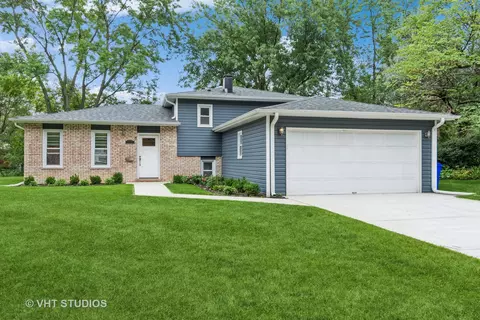1350 Kent Ct, Wheaton, IL 60189