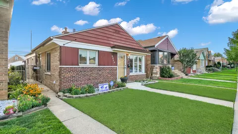 6848 S Tripp Ave, Chicago, IL 60629