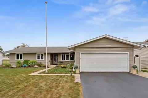 1397 Somerset Ln, Elk Grove Village, IL 60007