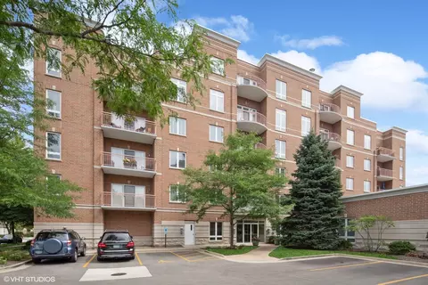 787 Graceland Ave #301B, Des Plaines, IL 60016