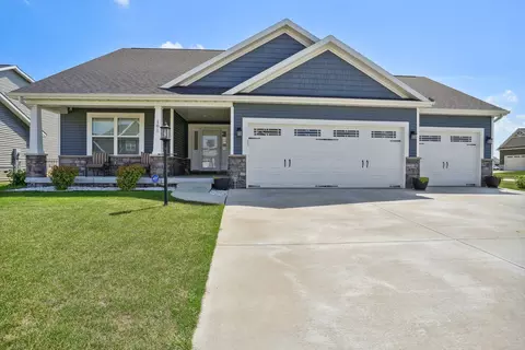 101 Astoria Dr, Savoy, IL 61874
