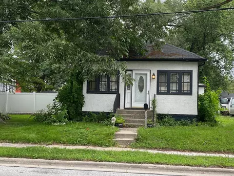 207 Schwab St, Thornton, IL 60476