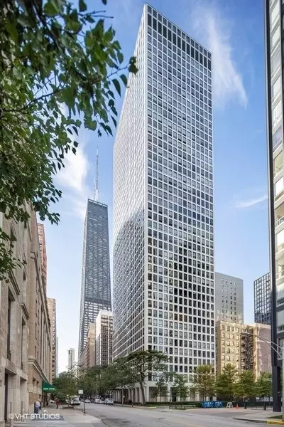 260 E Chestnut St #2707, Chicago, IL 60611