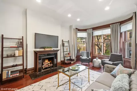 Living - 67 E Cedar St, Chicago, IL 60611 photo 7 of 7