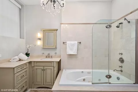 Bath - 67 E Cedar St, Chicago, IL 60611 photo 4 of 6