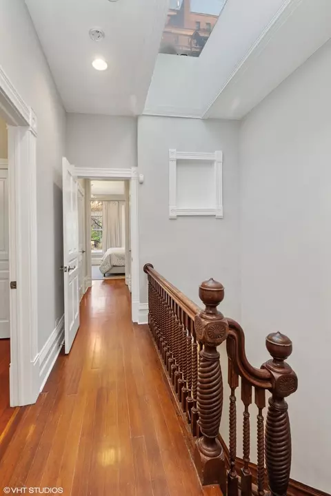 Entry Way - 67 E Cedar St, Chicago, IL 60611 photo 5 of 5