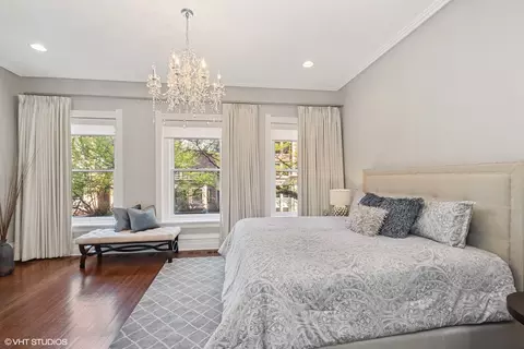 Bedroom - 67 E Cedar St, Chicago, IL 60611 photo 1 of 4