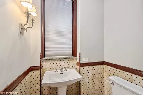 Bath - 67 E Cedar St, Chicago, IL 60611 photo 1 of 6