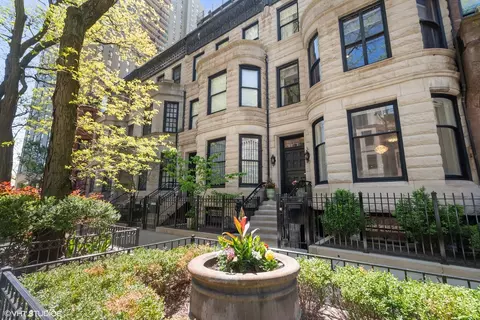 Exterior - 67 E Cedar St, Chicago, IL 60611 photo 2 of 2