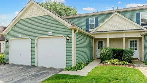 2639 Country Oaks Ct, Aurora, IL 60502