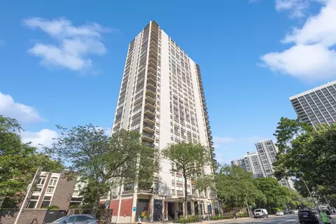 1355 N Sandburg Ter #306D, Chicago, IL 60610